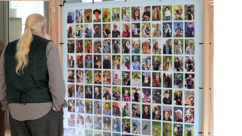 20 Jahre Nationalpark Kellerwald-Edersee Fotowand mit Bildern der Nationalpark-Mitarbeitern