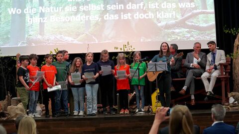 20 Jahre Nationalpark Kellerwald-Edersee Kinder singen Nationalpark-Lied