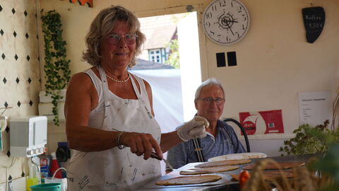 Ofenkuchen Ofenkuchen frisch von der Platte